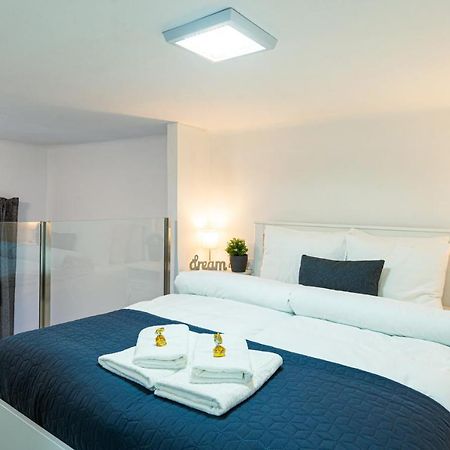 Bella Mia - Entire Apartment Near Liszt Ferenc Ter Βουδαπέστη Εξωτερικό φωτογραφία