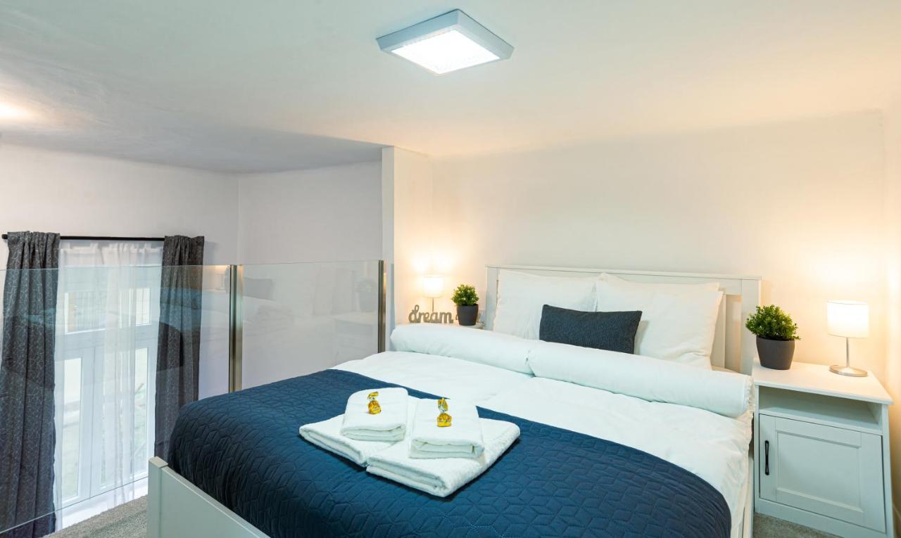 Bella Mia - Entire Apartment Near Liszt Ferenc Ter Βουδαπέστη Εξωτερικό φωτογραφία