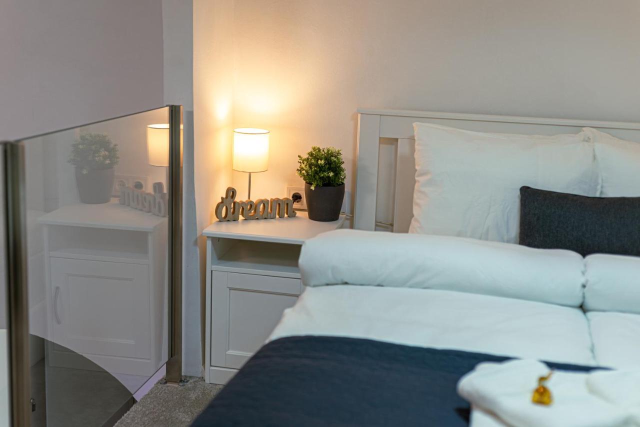 Bella Mia - Entire Apartment Near Liszt Ferenc Ter Βουδαπέστη Εξωτερικό φωτογραφία